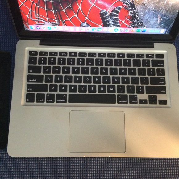MacBook Pro 13" A1278 2012 2.5GHz Core i5 | 16 GB Ram/512B SSD | 64GB iPad Air 2 - Picture 3 of 15